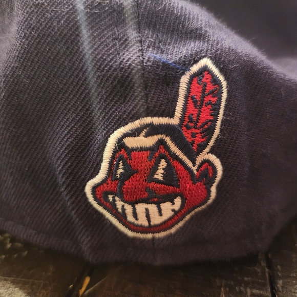 New Era Fitted Size 7 3/8 Cleveland Indians Chief Wahoo Hat - Picture 3 of 6